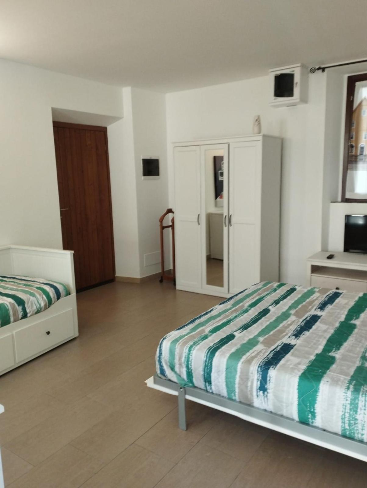 Aurora House. Διαμέρισμα Abbadia Lariana Εξωτερικό φωτογραφία